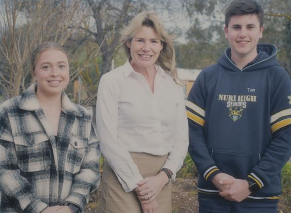 Thomas Scholars for 2022 Amber and Tom with Foundation Barossa EO Annabelle Elton-Martin
